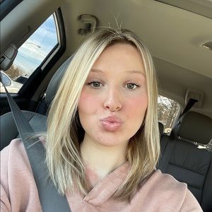 Meet your Posher, Carleigh